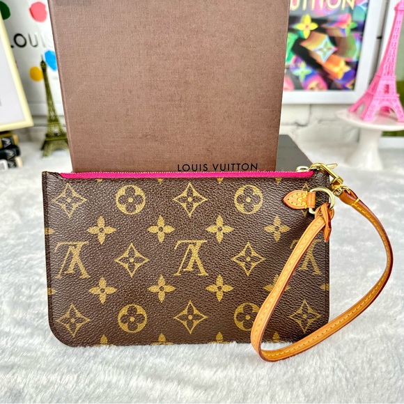 Louis Vuitton Monogram Neverfull Pouch with pink interior and box - Picture 2 of 14